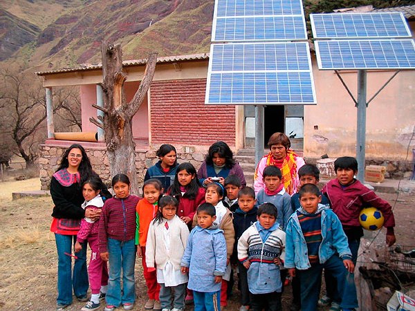 Argentina impulsa energía solar y educación en 500 escuelas ...